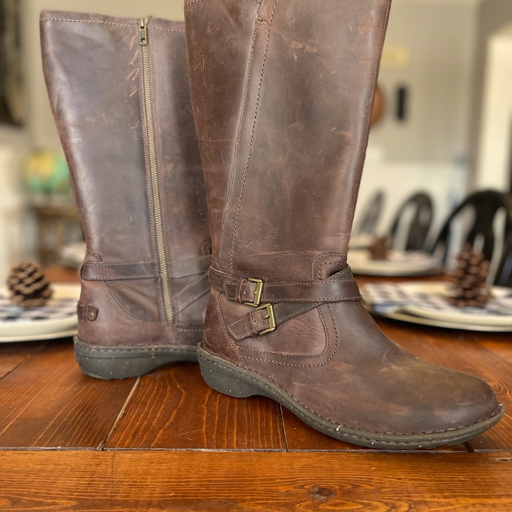 Leather UGG boots. Size 10.